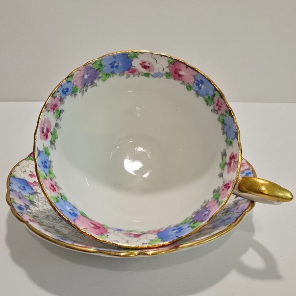 Crown Staffordshire - Floral & Lace Vintage Tea Cup & Saucer Set - Picture 3 of 6